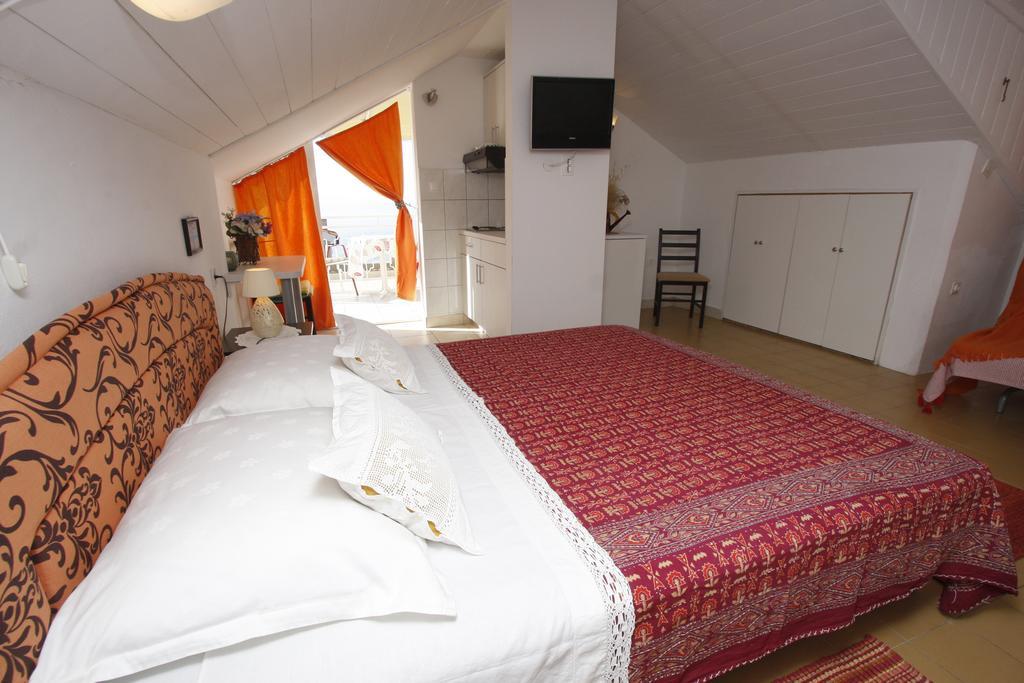 Apartments Delfin Tučepi Pokoj fotografie